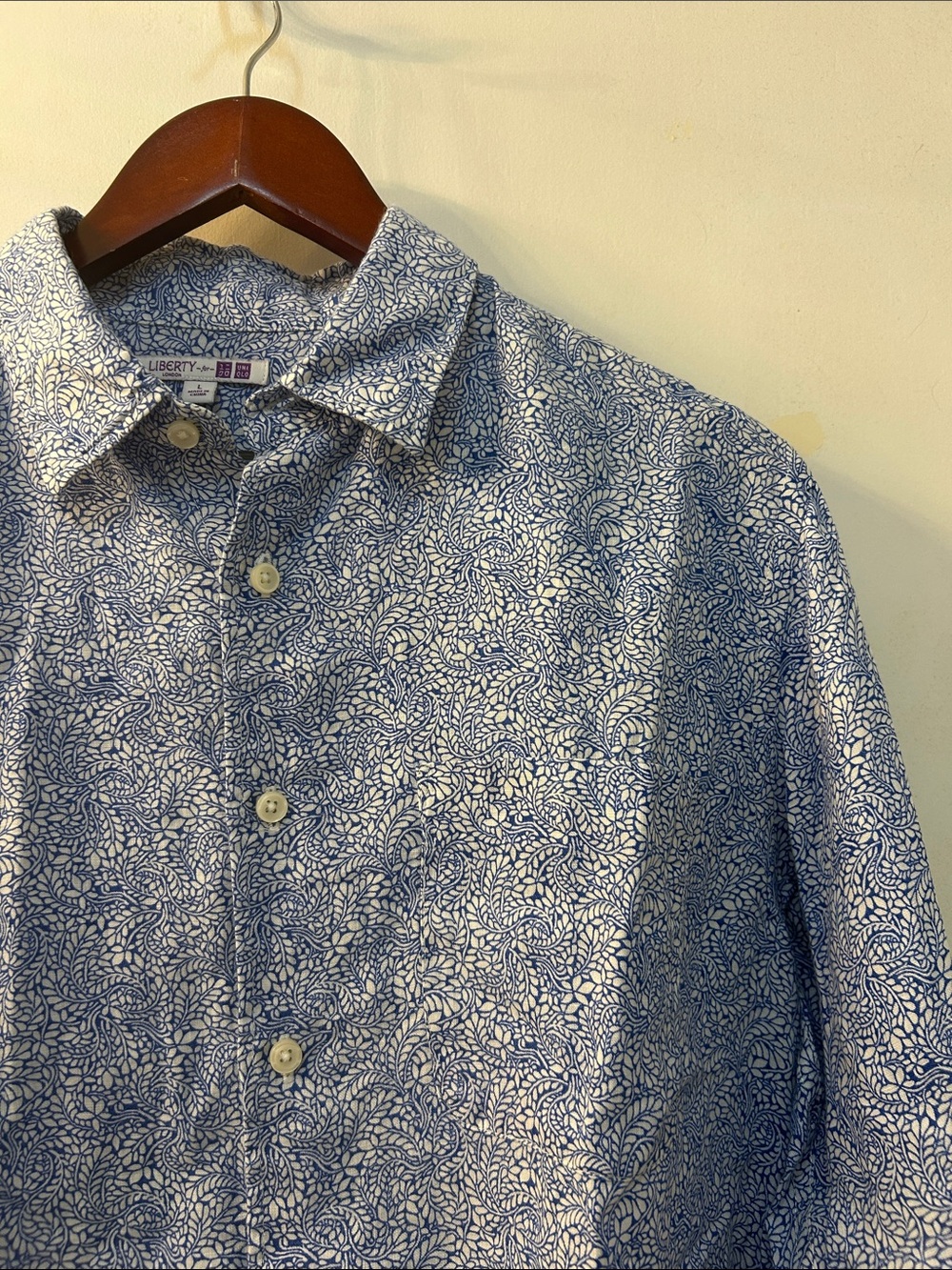 Uniqlo x Liberty for London Mens Blue Paisley Button-Down Shirt Sz L Long Sleeve - Picture 3 of 7
